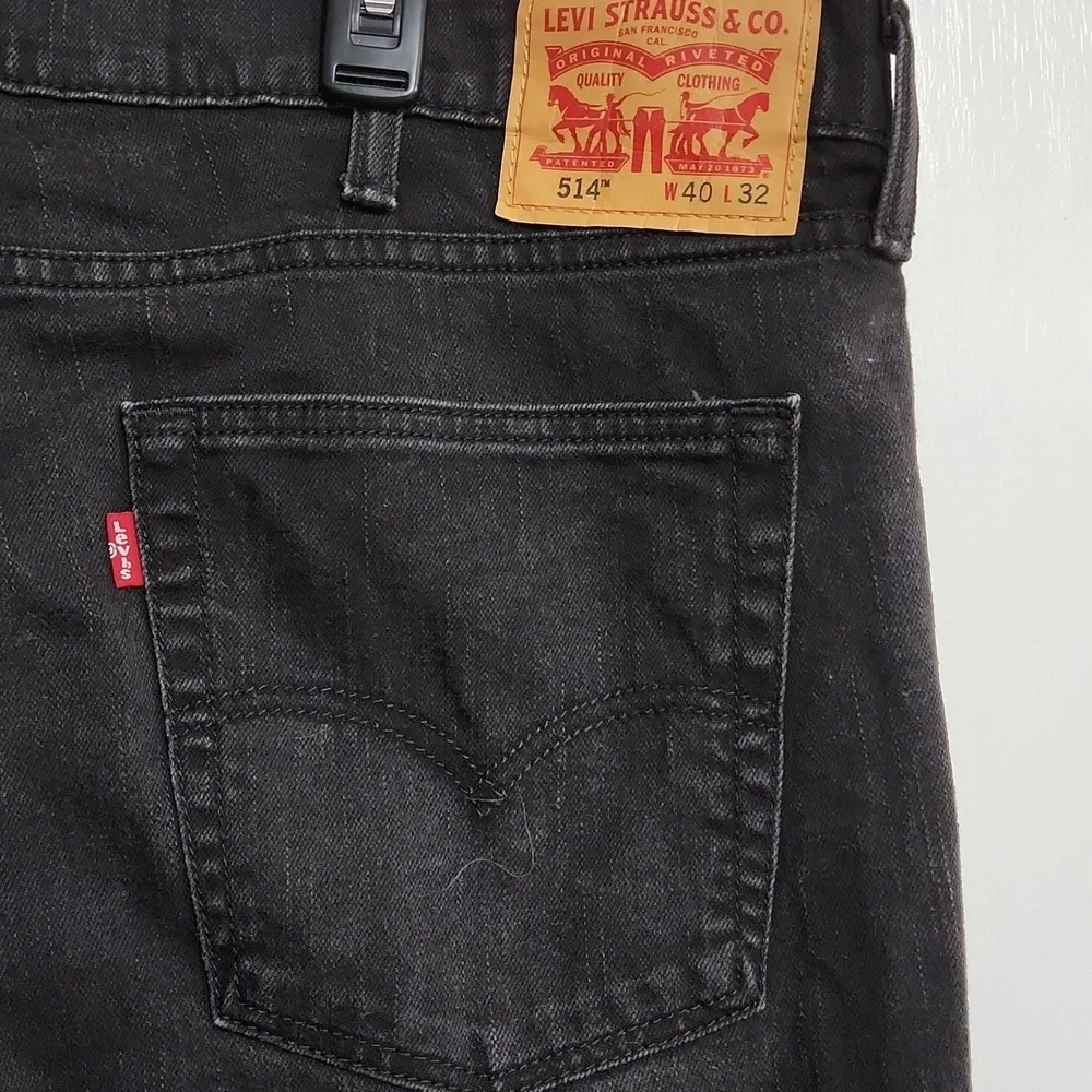 LIKE NEW Levi's 514 40 X 32